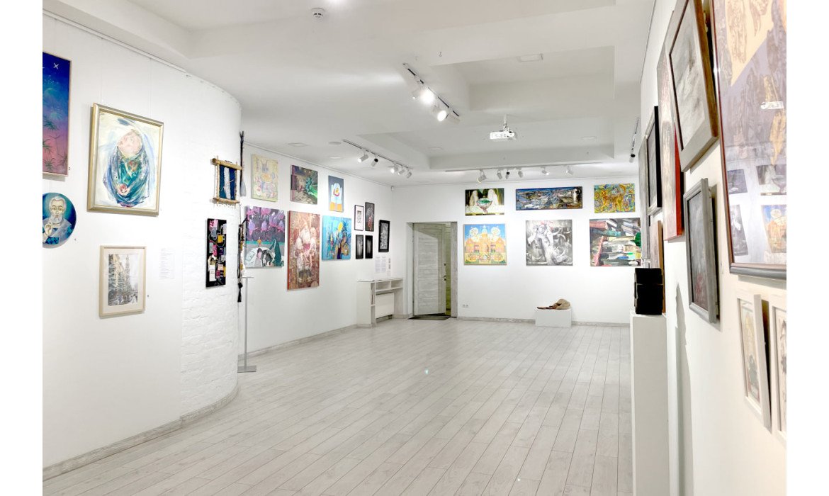 Групова виставка "Таємні добрі справи"